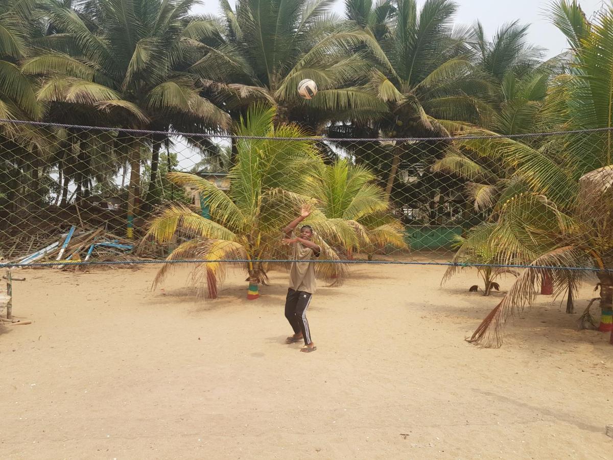 Jah Mighty Love Land Hotel Winneba Exterior photo