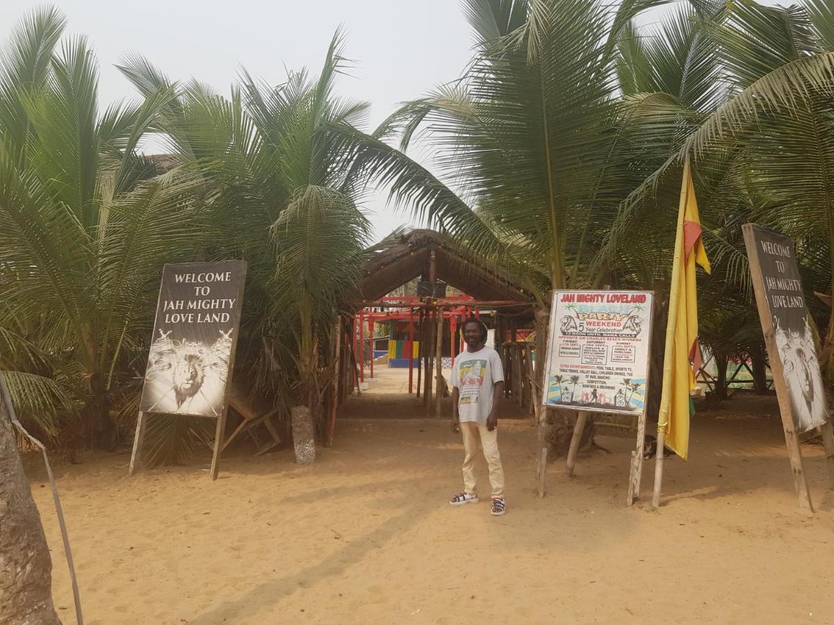 Jah Mighty Love Land Hotel Winneba Exterior photo